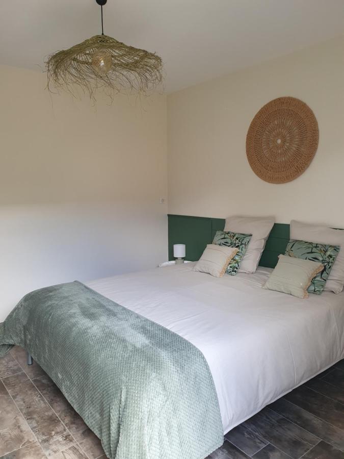 Le Coeur De La Petite Cisse Bed and Breakfast Monteaux Esterno foto