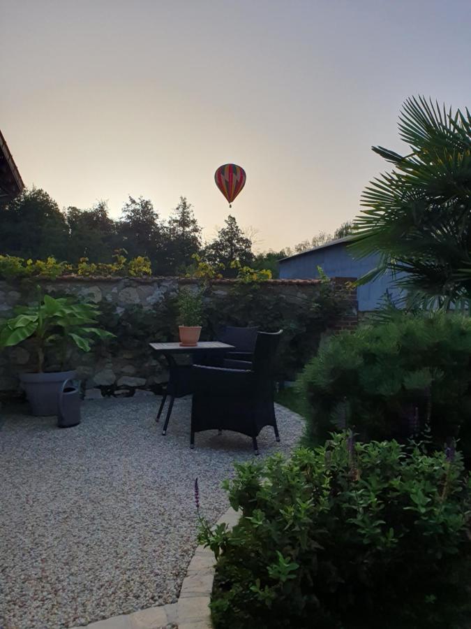 Le Coeur De La Petite Cisse Bed and Breakfast Monteaux Esterno foto